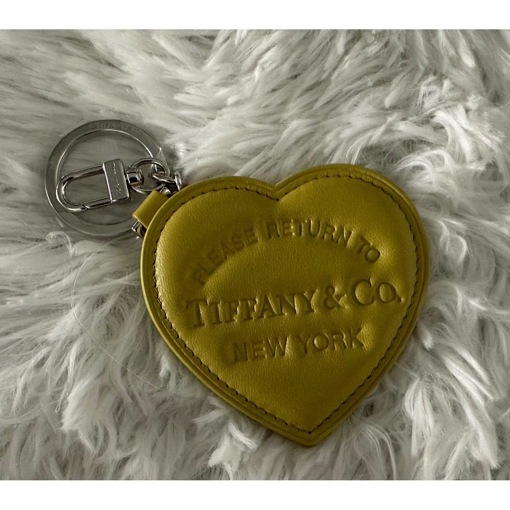 Tiffany & Co. New Leather Heart Rtt Return to Tiffany Keychain Keyring